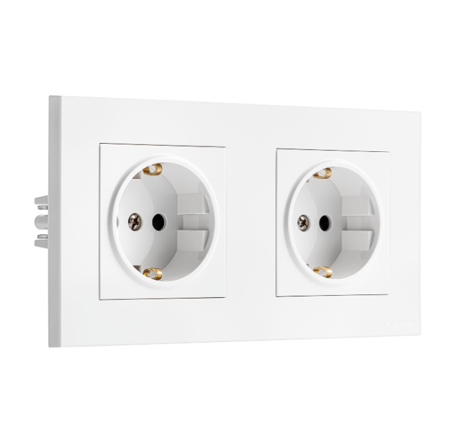 GG32Z233 2-Gang 3-Pin Outlet