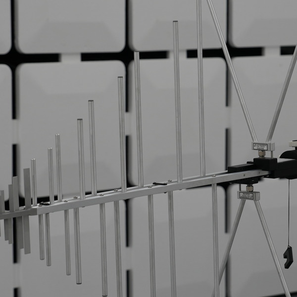 Isolate Environment: Close shielded door (9-layer structure), confirm indicator illumination.