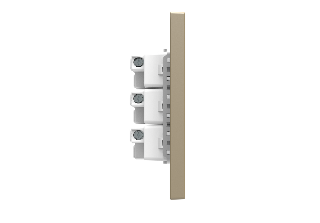 MG01Z001 3 Gang Socket