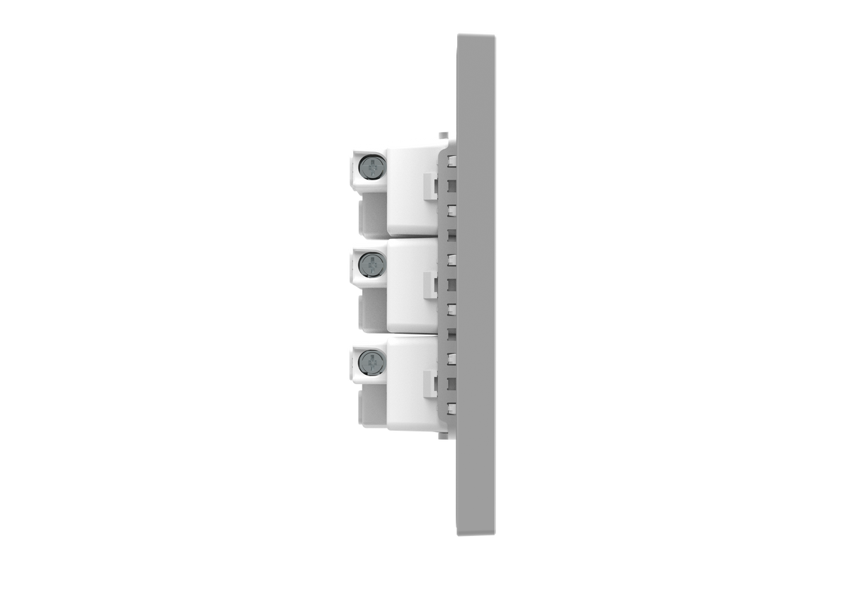 MG01Z001 3 Gang Socket