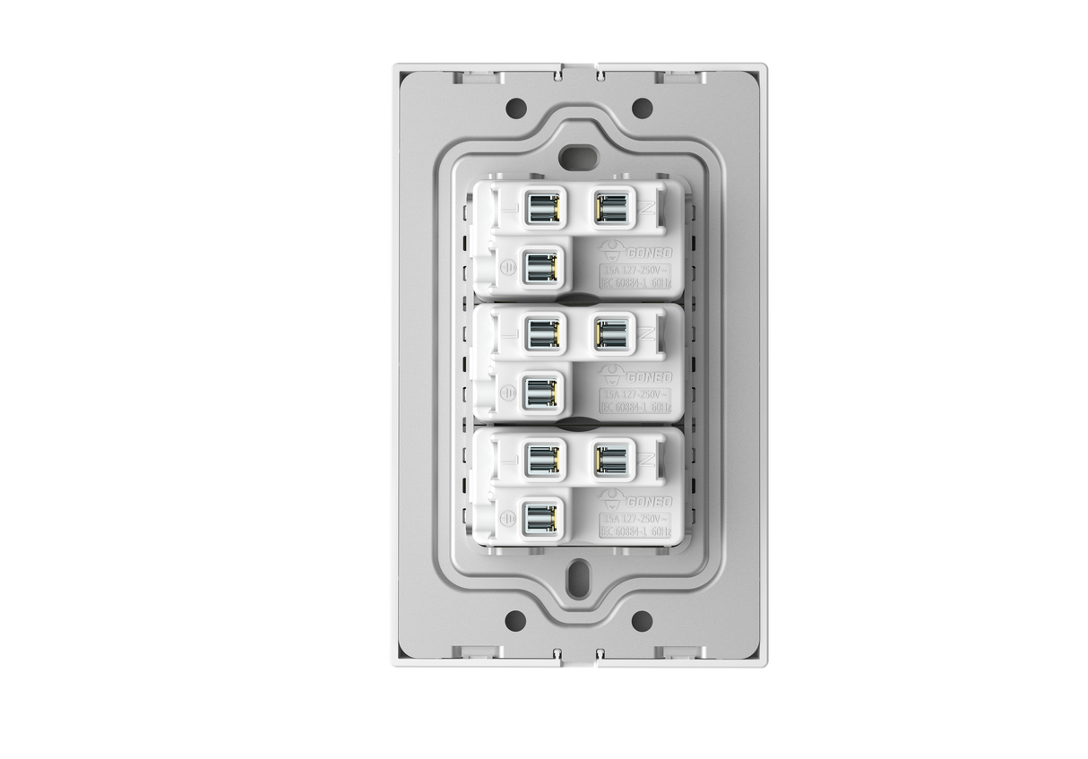 MG01Z001 3 Gang Socket